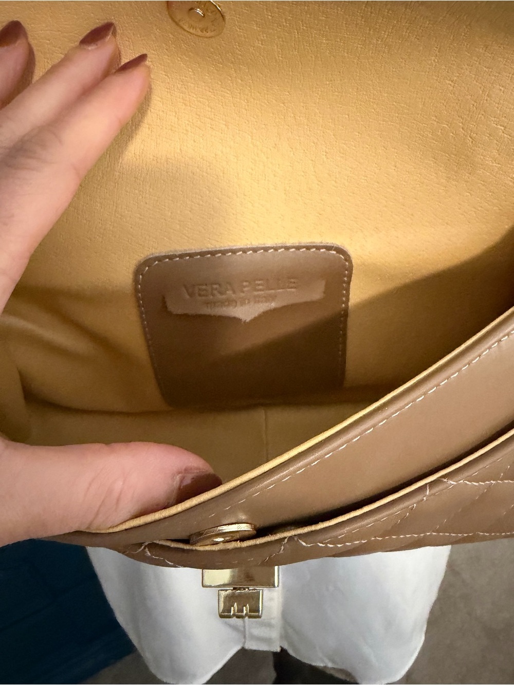 Vera Pelle Quilted Italian Handmade Leather Medium Shoulder Bag, Taupe and Gold - Picture 5 of 7
